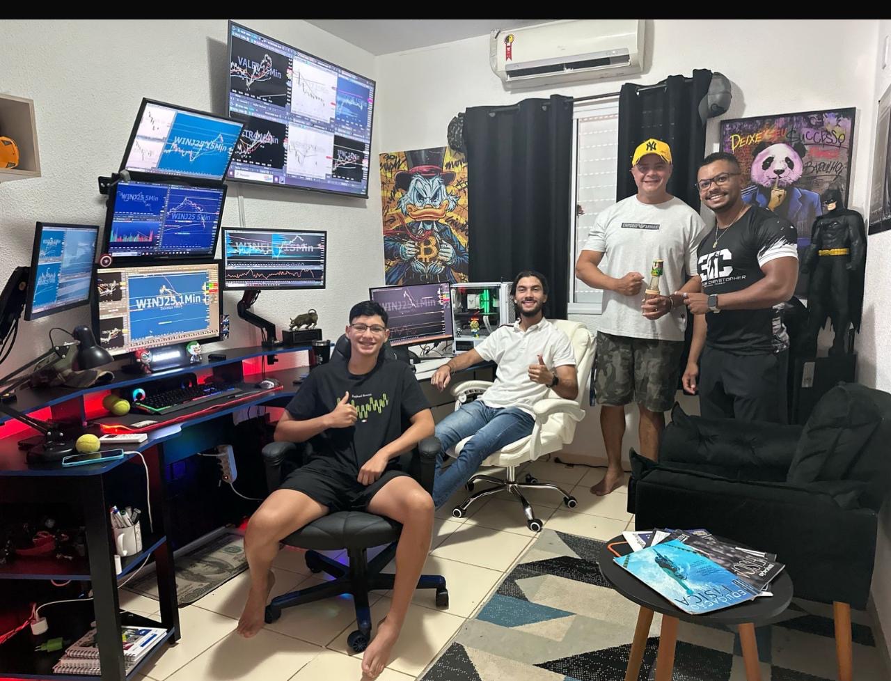 Equipe e alunos na unidade de estudo da Trader School em Rondonópolis, MT